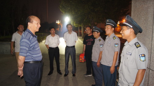 董事長(zhǎng)荀金慶深入一線與員工共度中秋佳節(jié)