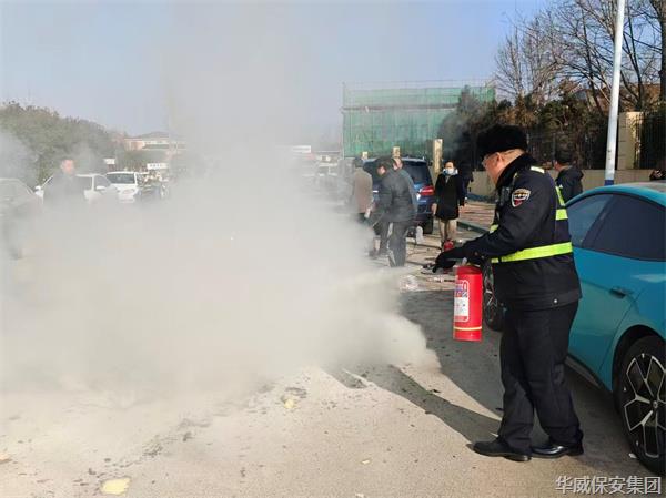 突發(fā)！校園外皮卡起火，華威保安15分鐘快速處置化險為夷